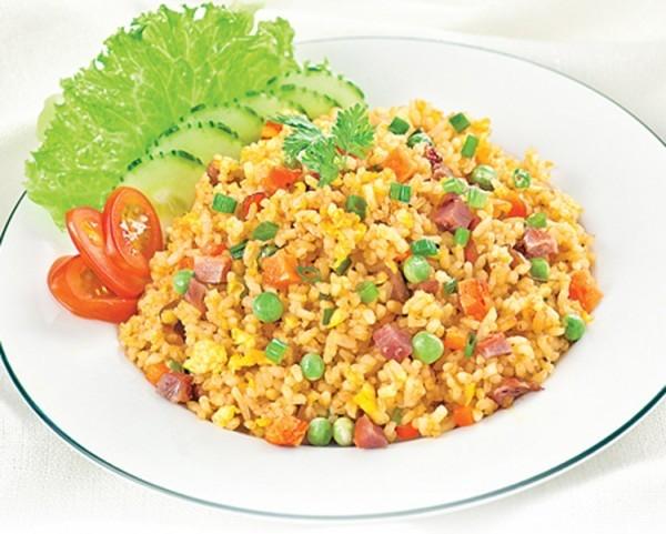 Cơm chiên-duoc-ban-tai-ĐÀ LẠT LẨU & NƯỚNG