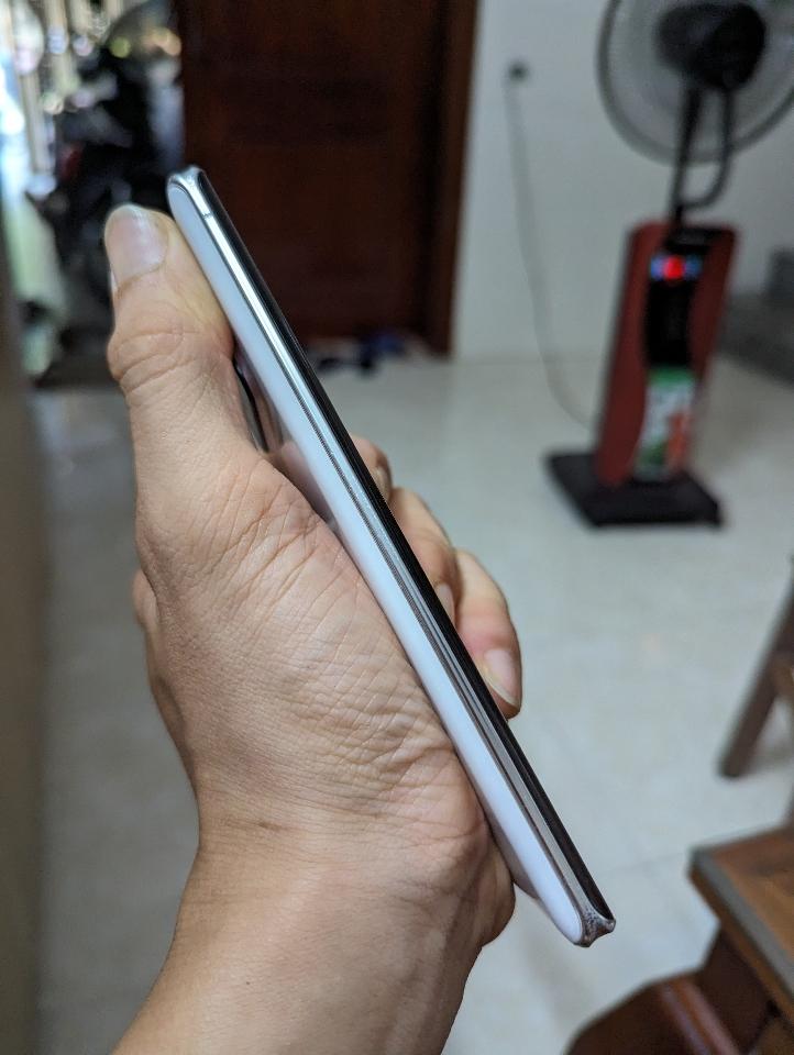 Sharp Aquos R6 (12/128)-duoc-ban-tai-MY MOBILE