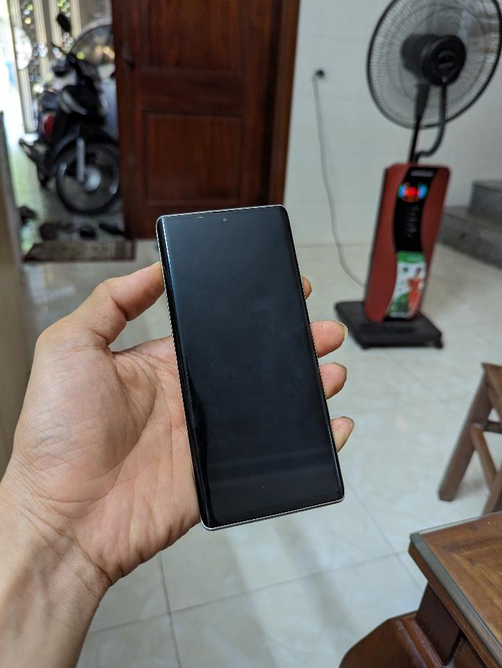Sharp Aquos R6 (12/128)-duoc-ban-tai-MY MOBILE