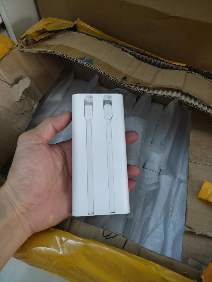 Xạc dự phòng Pisen 20.000 30W trắng -duoc-ban-tai-MY MOBILE