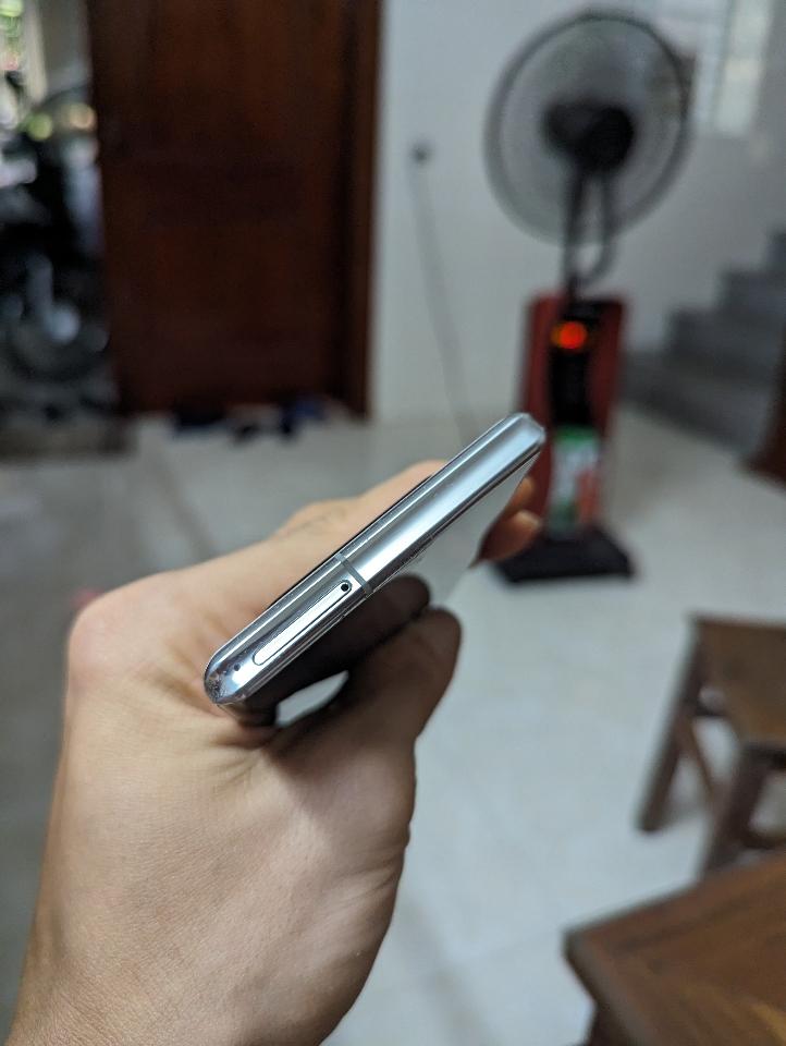 Sharp Aquos R6 (12/128)-duoc-ban-tai-MY MOBILE