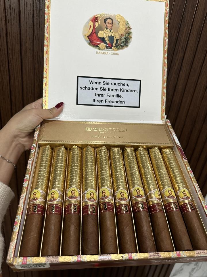 Boliva New God Medal-duoc-ban-tai-Thành Long Cigar