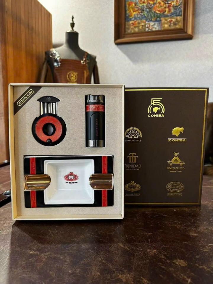 Bộ cắt khò kỉ niệm 50 năm hãng cohiba-duoc-ban-tai-Thành Long Cigar