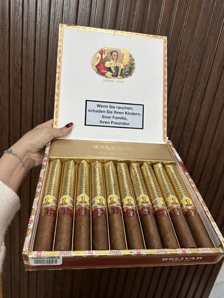 Boliva New God Medal-duoc-ban-tai-Thành Long Cigar