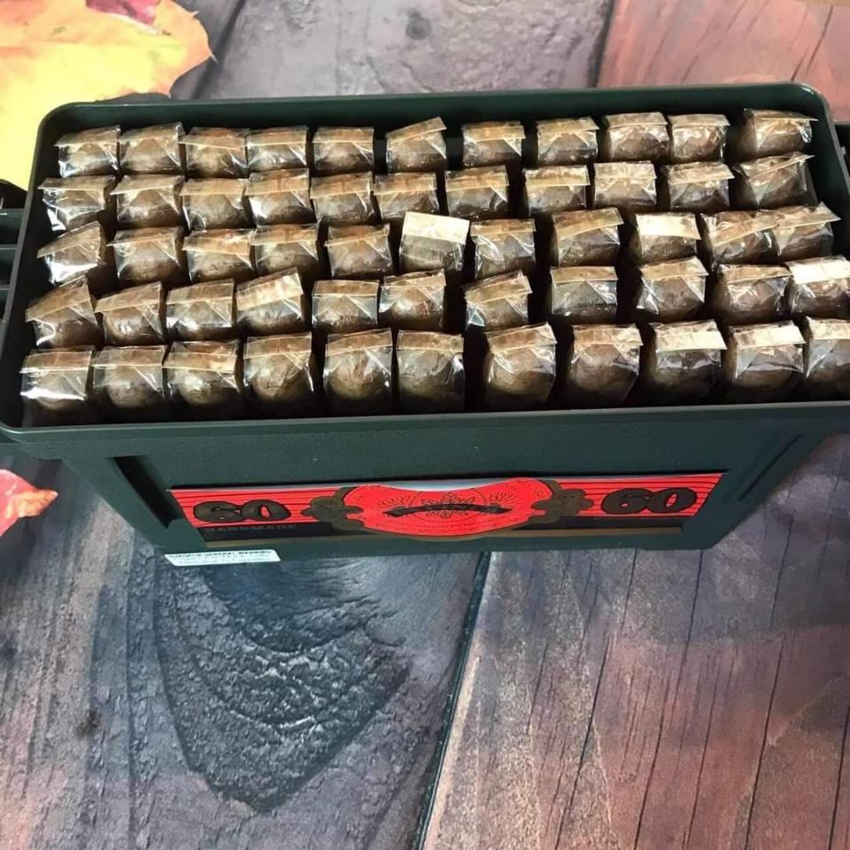 Lafinca-duoc-ban-tai-Thành Long Cigar