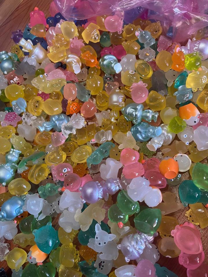 Charm thú lộn xộn phát sáng-duoc-ban-tai-VPP Huỳnh Khuyên (Tranh Cát - Tô Màu - Đồ Chơi Giáo Dục)