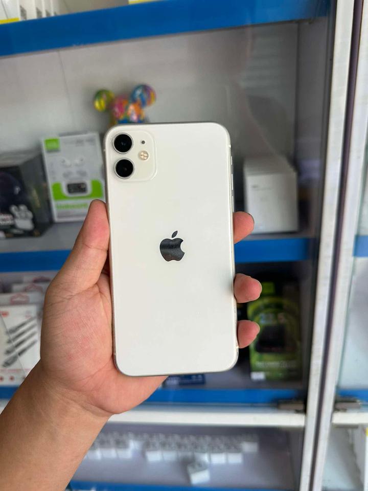 Iphone 11-duoc-ban-tai-Sử Store