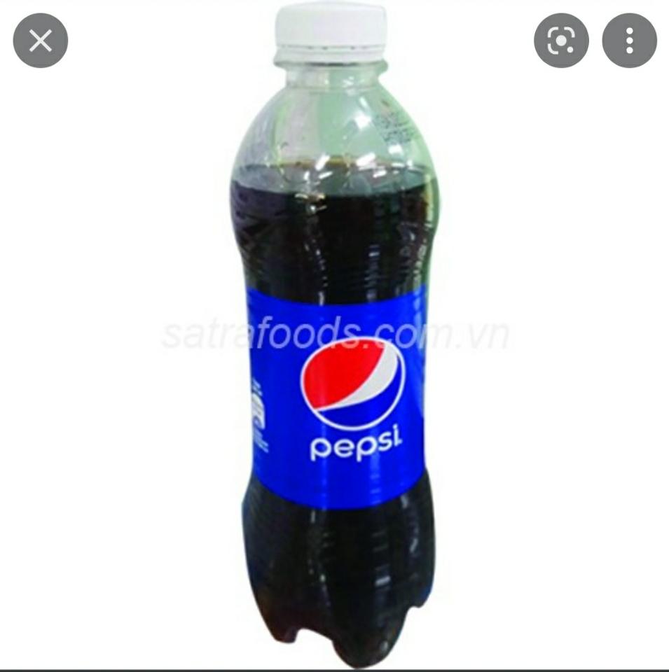 Pepsi-duoc-ban-tai-Sân Bóng 82 Plus