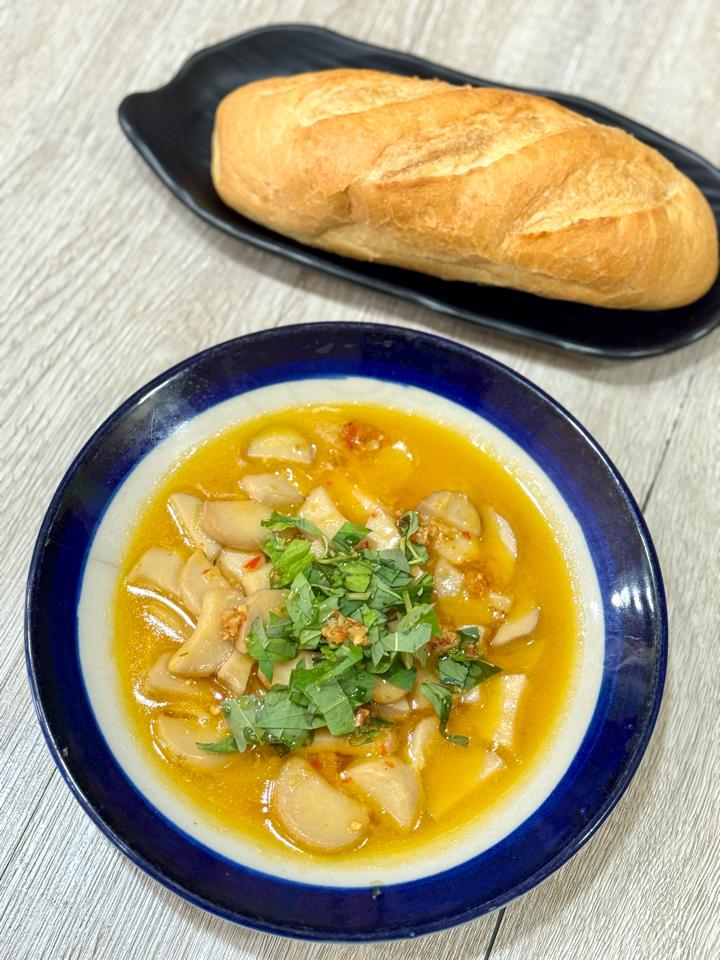 Nấm Xào Bơ Cay-duoc-ban-tai-Mộc lâm duyên chay