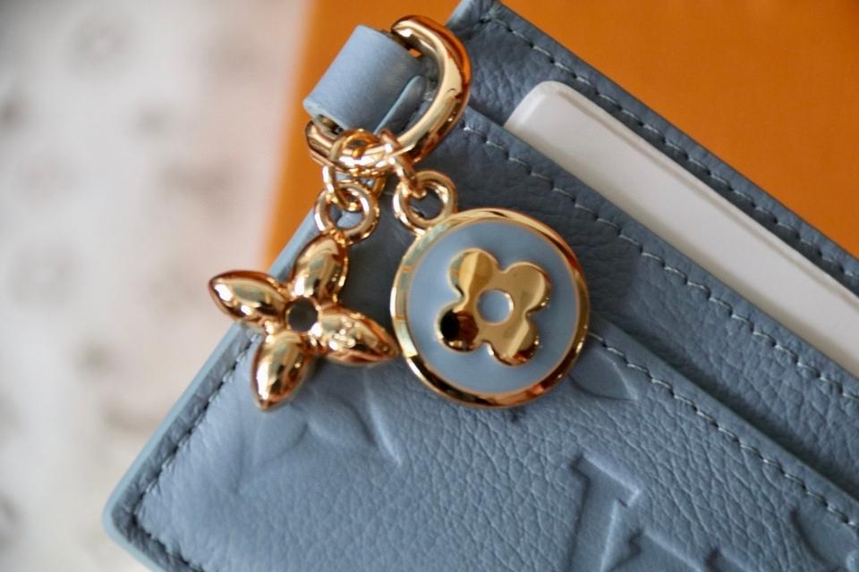Louis Vuitton M13649
LV Charms Card Holder-duoc-ban-tai-Hvip Bags and Accessories