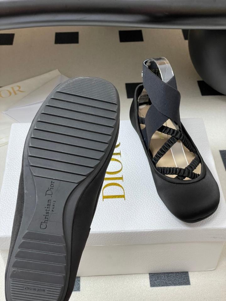 Dior Shade Ballet Flat
Black Satin and Elastic Straps
KCF013SAT_S900 (2)-duoc-ban-tai-Hvip Shoes and Clothes