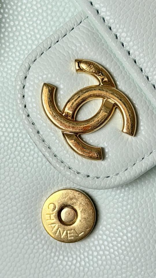 Chanel Clutch with Leather Strap   Grained Shiny Calfskin & Gold-Tone Metal,chalk white AP5068 11.5x17x5cm-duoc-ban-tai-Hvip Bags and Accessories
