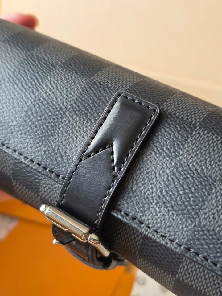 Louis Vuitton M43385
3 Watch Case 20x8x8cm.-duoc-ban-tai-Hvip Bags and Accessories