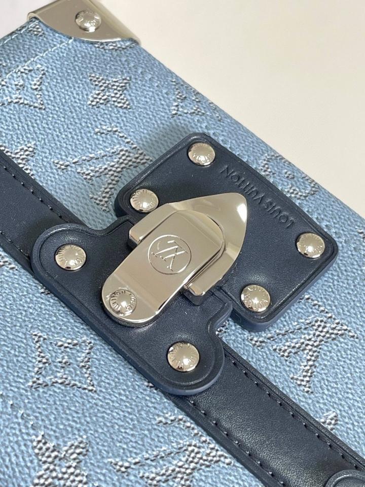 Louis Vuitton M15035
Túi Dạng Hộp Soul Trunk 19x15x7cm-duoc-ban-tai-Hvip Bags and Accessories