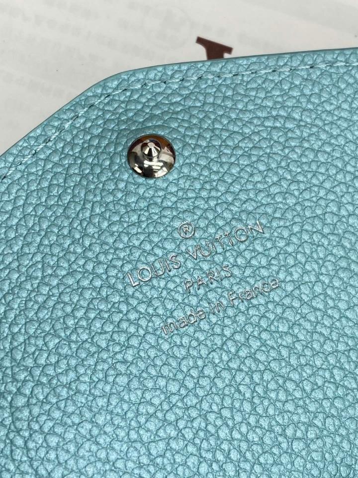 Louis Vuitton M12172
Sarah Wallet blue-duoc-ban-tai-Hvip Bags and Accessories