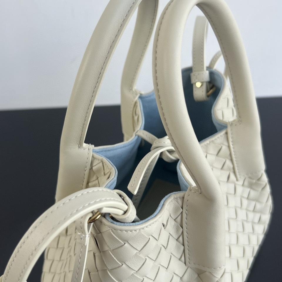 Bottega Veneta  Small Pinacoteca  Sea salt/ice 819004 15*24*12cm-duoc-ban-tai-Hvip Bags and Accessories