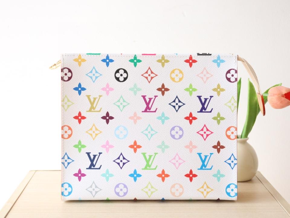 Louis Vuitton M13746
New Drop
LV x TM Toiletry Pouch -duoc-ban-tai-Hvip Bags and Accessories