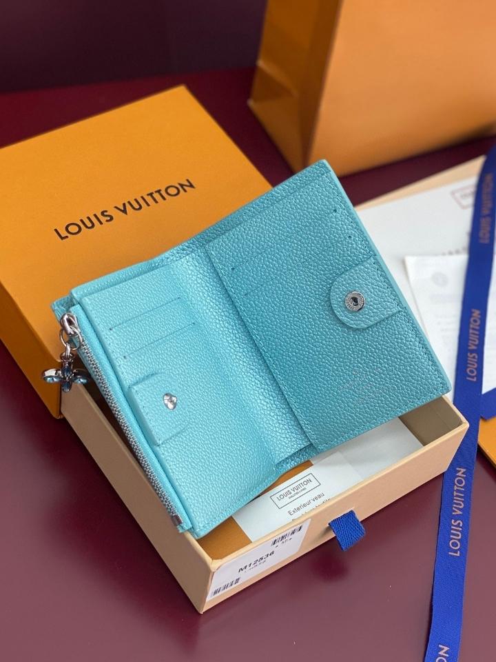 Louis Vuitton M12536
Lisa Wallet-duoc-ban-tai-Hvip Bags and Accessories