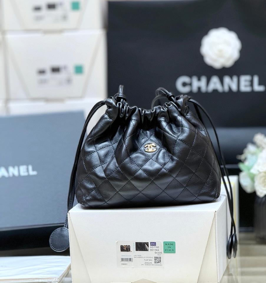 Chanel Clutch with Leather Strap Lambskin & Gold-Tone Metal Black 17*22*8cm AP5227-duoc-ban-tai-Hvip Bags and Accessories