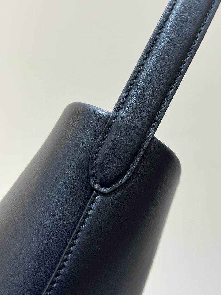 Small smooth calfskin leather tote bag black 24X22X11cm -duoc-ban-tai-Hvip Bags and Accessories