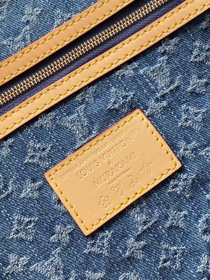 Louis Vuitton M13875
Túi Keepall Bandoulière 45 LV x TM


27 x 20 x 45 Lv1-duoc-ban-tai-Hvip Bags and Accessories