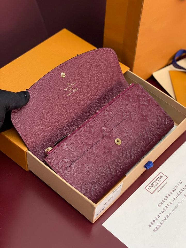 Louis Vuitton M62369
Customisable
Emilie Wallet Burgundy -duoc-ban-tai-Hvip Bags and Accessories