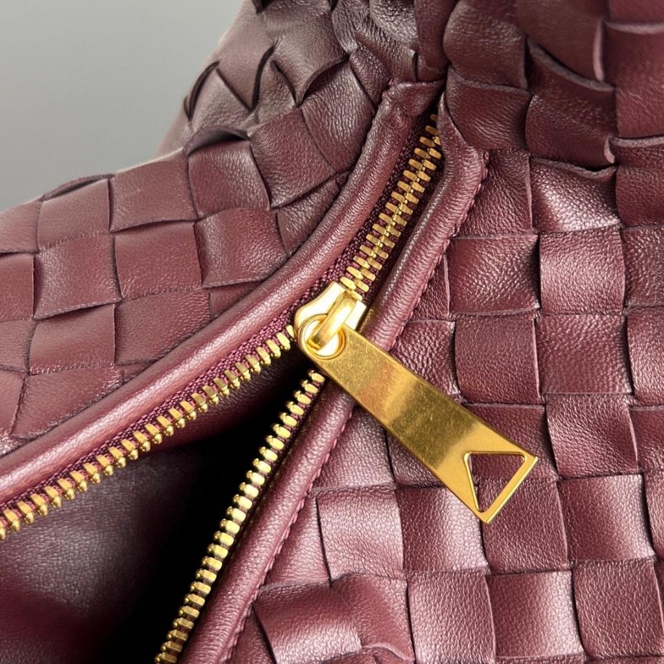 Bottega Veneta Small Jodie Deep mahogany 690225 36x21x13-duoc-ban-tai-Hvip Bags and Accessories