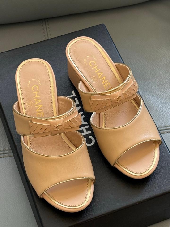 Chanel mules sandals in beige leather(1)-duoc-ban-tai-Hvip Shoes and Clothes