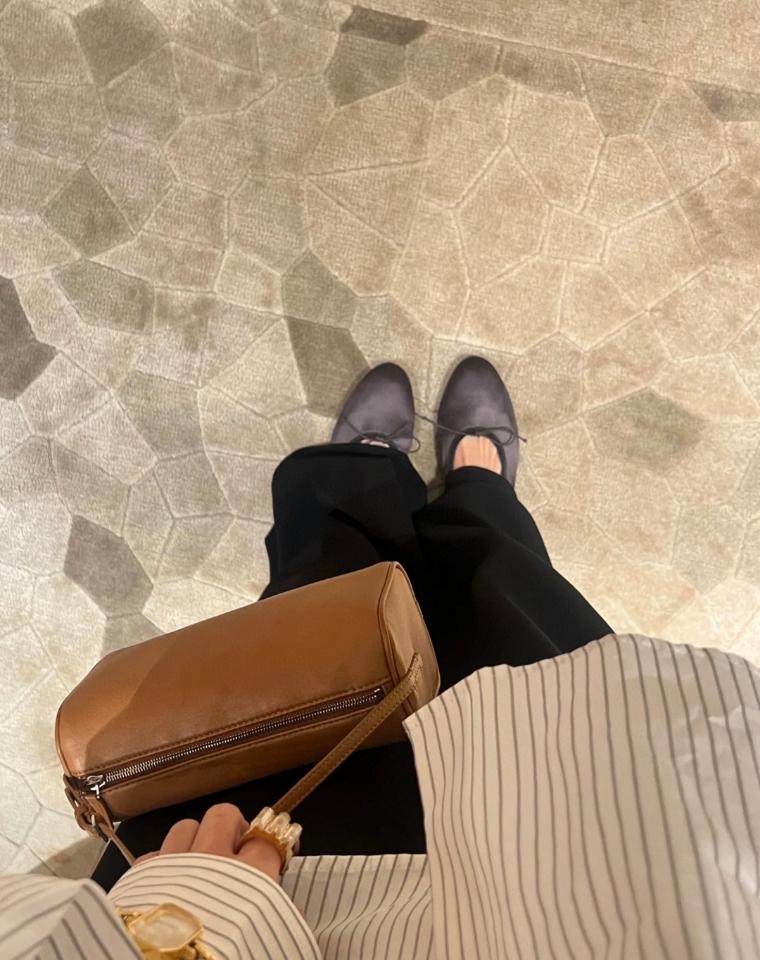 The Row 90's Bag in smooth calfskin Leather brown 19.5x10x 8cm -duoc-ban-tai-Hvip Bags and Accessories