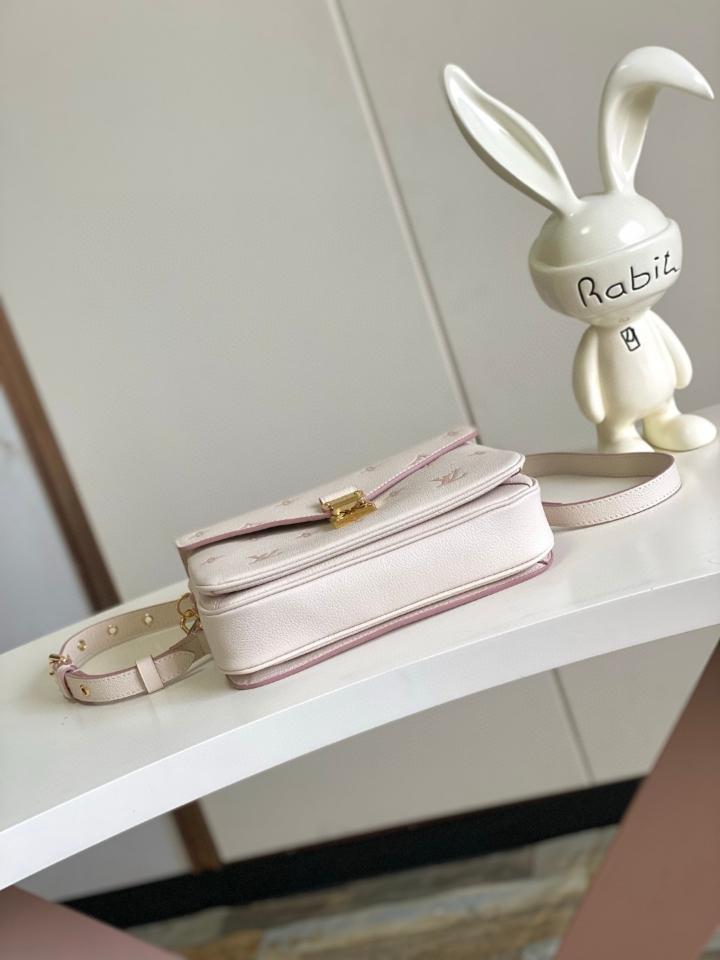 Louis Vuitton M14977
NEW
Pochette Métis 9.8 x 7.5 x 2.8 cm-duoc-ban-tai-Hvip Bags and Accessories