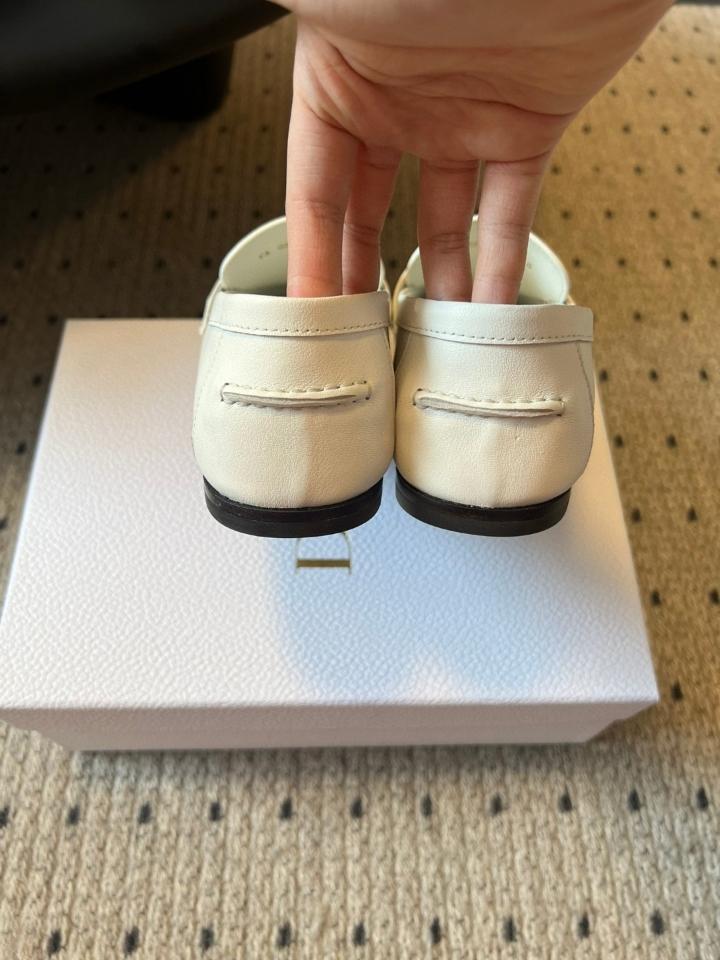 Dior Boy Loafer
White Supple Calfskin
 KDF039VSO_S03W (1)-duoc-ban-tai-Hvip Shoes and Clothes