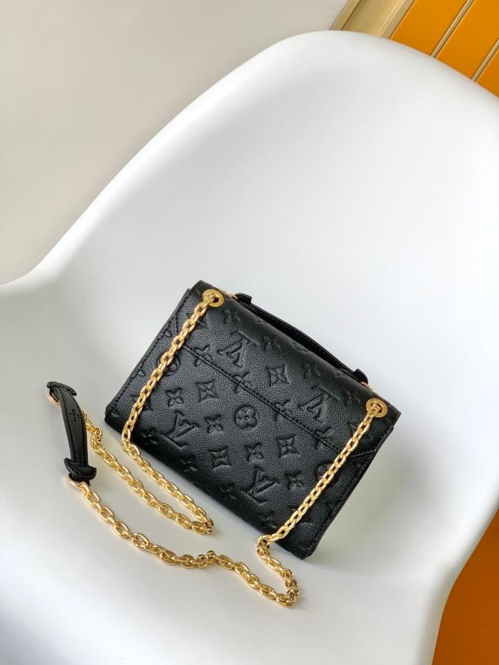 Louis Vuitton M44550
Túi Vavin BB 20.5 x 15.0 x 8.0cm-duoc-ban-tai-Hvip Bags and Accessories