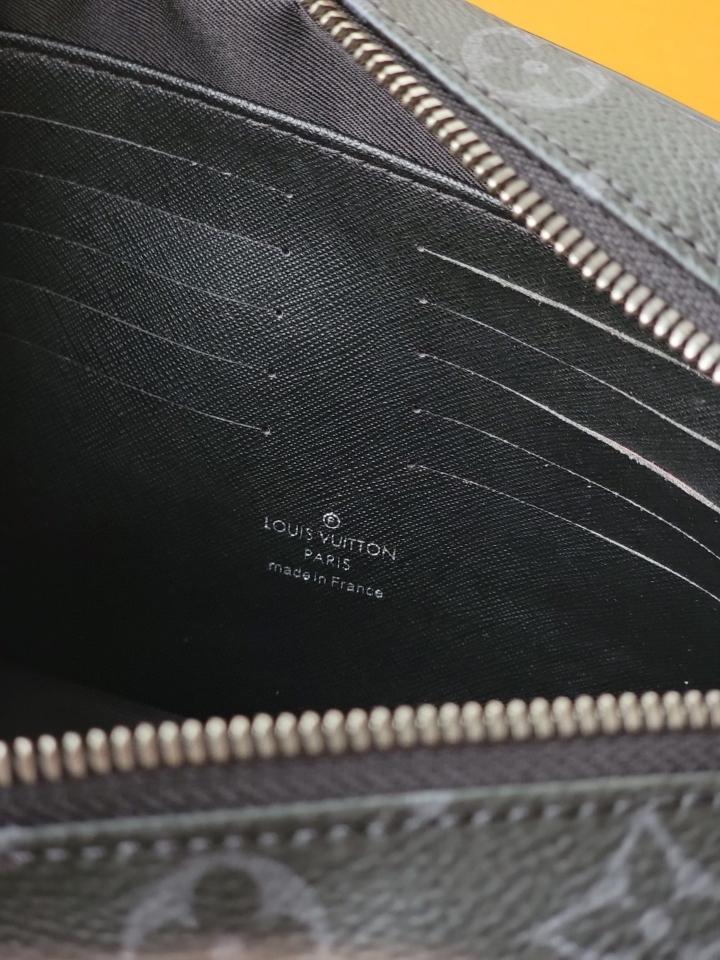 Louis Vuitton N47626
Pochette Kasai grey-duoc-ban-tai-Hvip Bags and Accessories