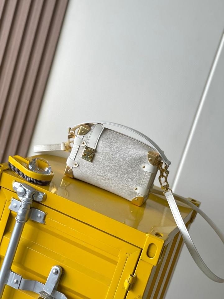Louis Vuitton M23915
Túi Side Trunk PM 15*12.5*8CM L1-duoc-ban-tai-Hvip Bags and Accessories