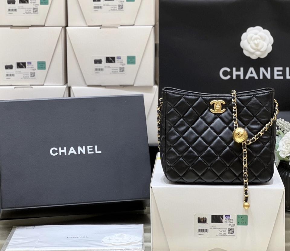 Chanel Small hobo shoulder bag lambskin Gold-Tone Metal Black  As3259 19x16x8cm-duoc-ban-tai-Hvip Bags and Accessories