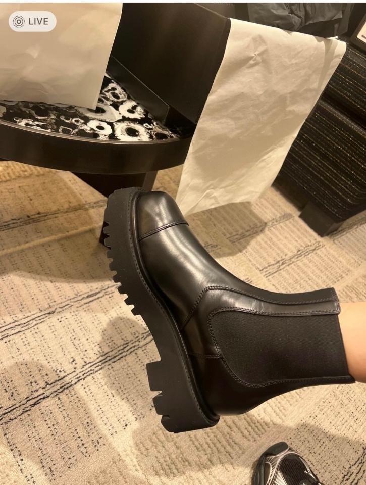 Chanel Chelsea black leather boots (1)-duoc-ban-tai-Hvip Shoes and Clothes