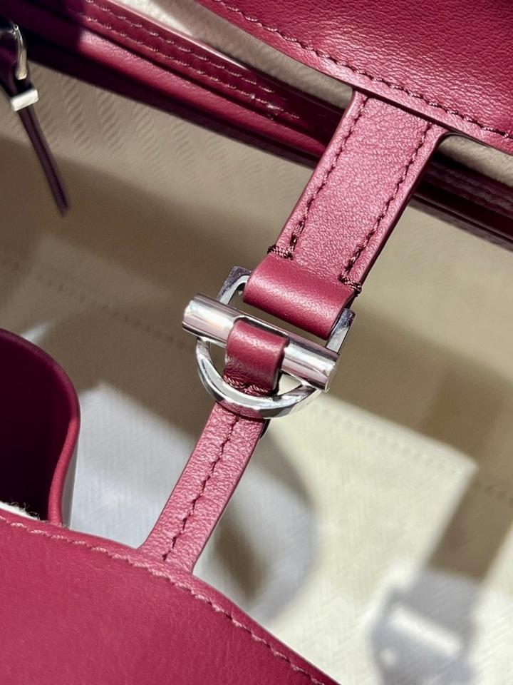 The Row Soft Margaux 12 Bag in Leather borgogna 32x15x25cm -duoc-ban-tai-Hvip Bags and Accessories