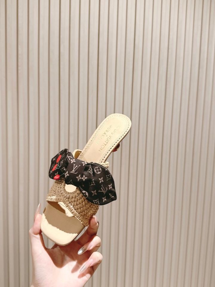 Louis Vuitton 1AHLSK
LV x TM Cherie Mule beige 55mm(1)-duoc-ban-tai-Hvip Shoes and Clothes