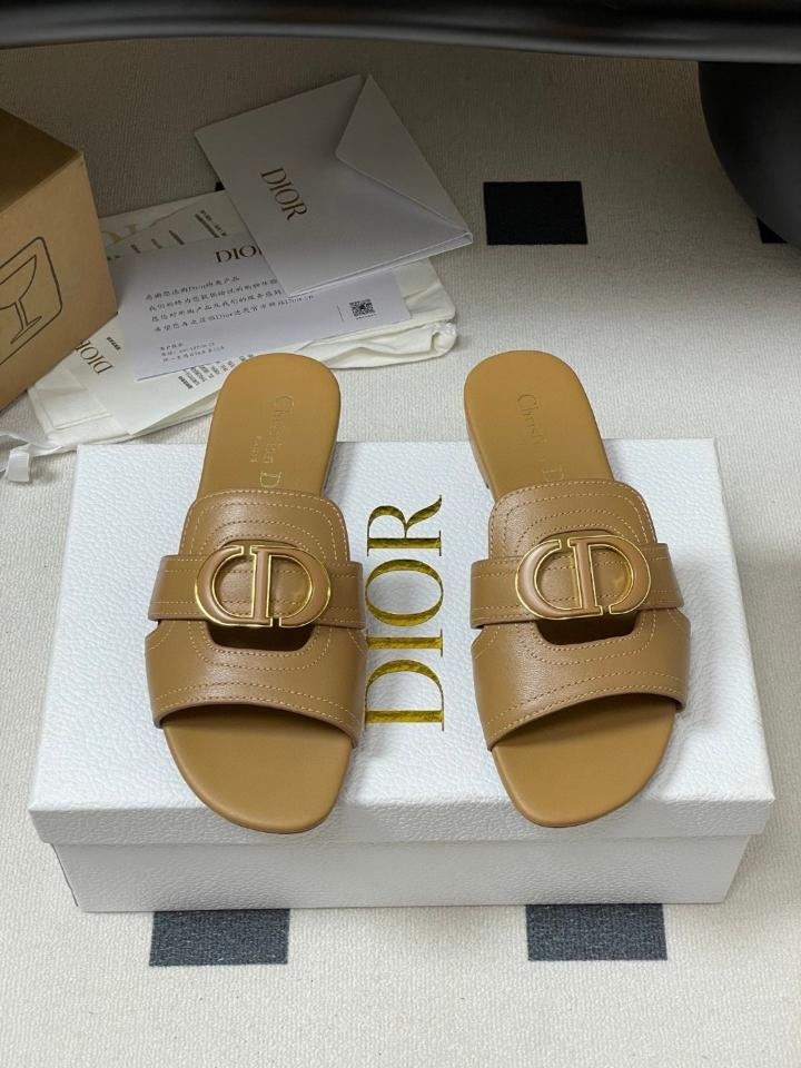 Dior 30 Montaigne Slide
Beige Calfskin
 KCQ266VEA (2) -duoc-ban-tai-Hvip Shoes and Clothes