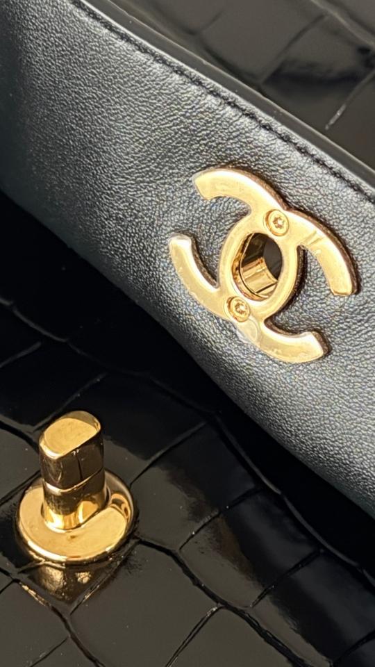 Chanel Small Shopping Bag   Crocodile Embossed Calfskin & Gold-Tone Metal  black AS6243 20 x 39 x 13cm-duoc-ban-tai-Hvip Bags and Accessories