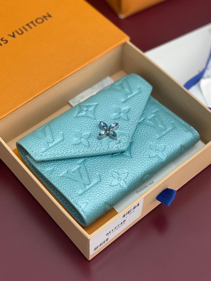Louis Vuitton M12746
Victorine Wallet blue-duoc-ban-tai-Hvip Bags and Accessories