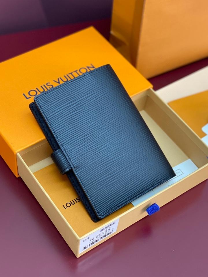 Louis Vuitton R20052
Customizable
Small Ring Agenda Cover-duoc-ban-tai-Hvip Bags and Accessories