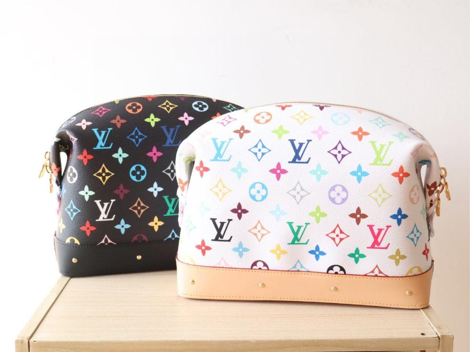 Louis Vuitton M13743
LV x TM Cosmetic Pouch GM-duoc-ban-tai-Hvip Bags and Accessories