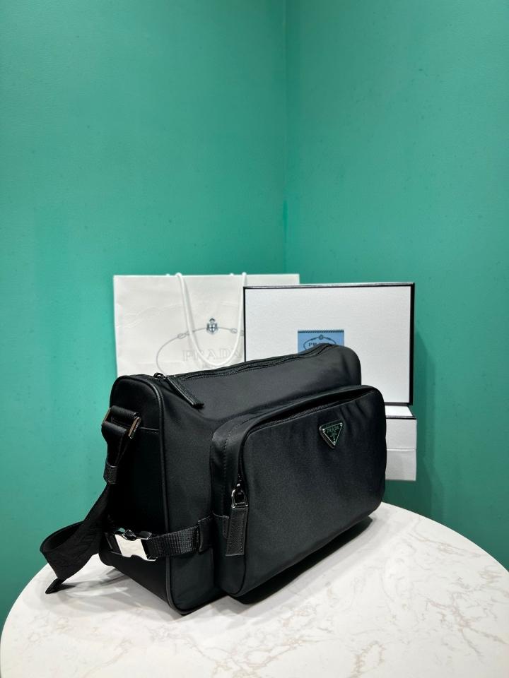 Prada Large Re-Nylon and Saffiano leather shoulder bag black 2VH191 35x22x12cm-duoc-ban-tai-Hvip Bags and Accessories