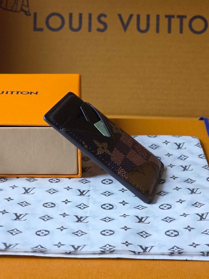 Louis Vuitton M26016
Porte-Cartes Magnet-duoc-ban-tai-Hvip Bags and Accessories
