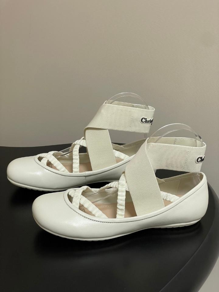 Dior Shade Ballet Flat
White leather and Elastic Straps
KCF013SAT (2) -duoc-ban-tai-Hvip Shoes and Clothes