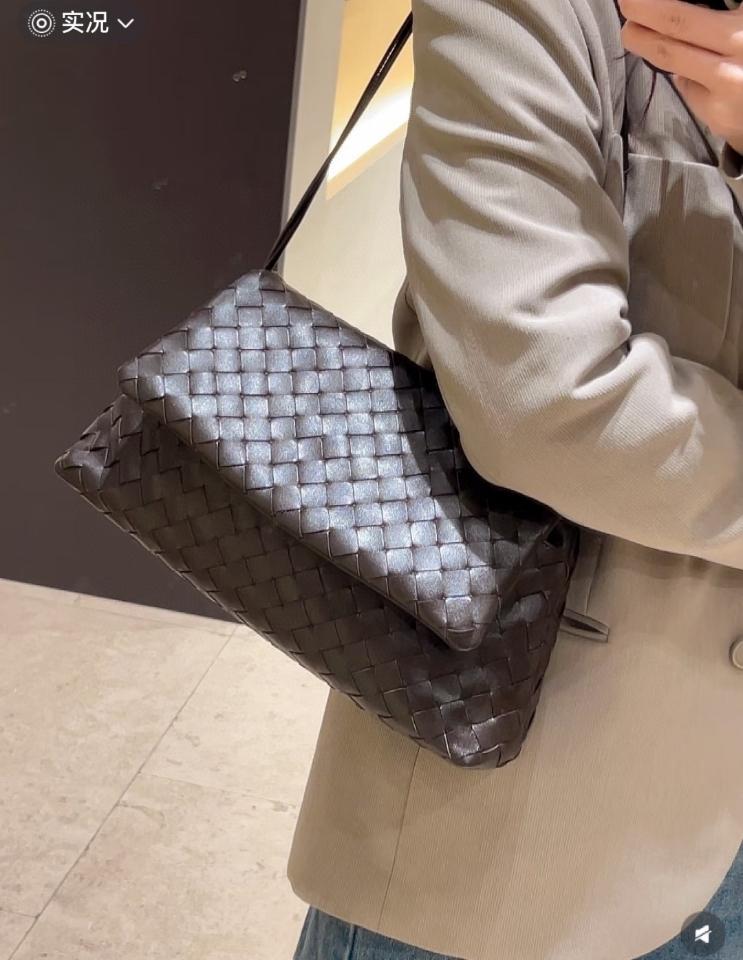 Bottega Veneta Giorno Fondant 857657 33x19x8cm -duoc-ban-tai-Hvip Bags and Accessories