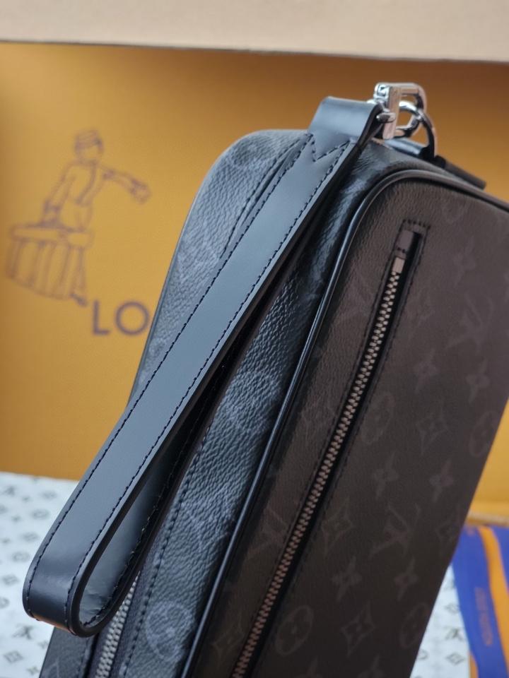 Louis Vuitton N47626
Pochette Kasai grey-duoc-ban-tai-Hvip Bags and Accessories
