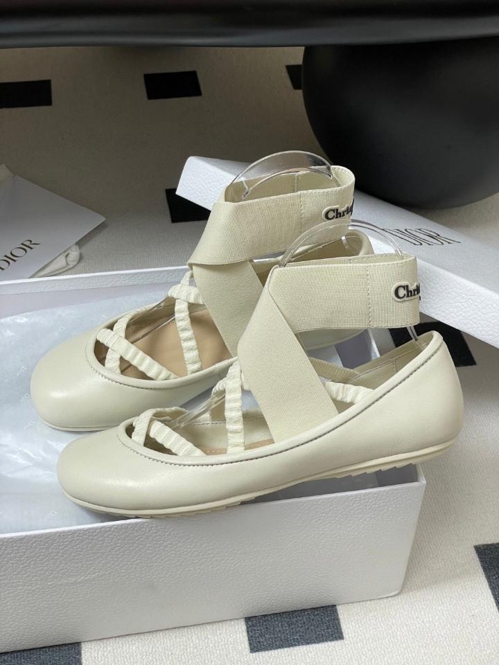 Dior Shade Ballet Flat
White leather and Elastic Straps
KCF013SAT (2) -duoc-ban-tai-Hvip Shoes and Clothes
