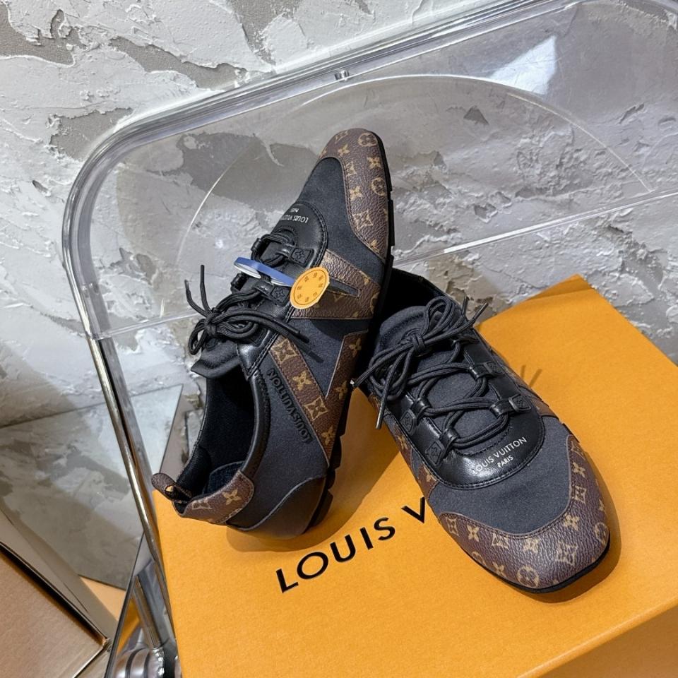 Louis Vuitton 1AHNDI
Giày LV Sneakerina (n1) -duoc-ban-tai-Hvip Shoes and Clothes